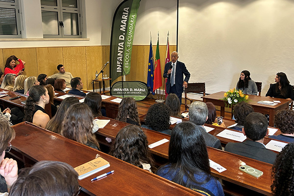 Marcelo Rebelo de Sousa a falar na na Escola Secund�ria Infanta Dona Maria em Coimbra